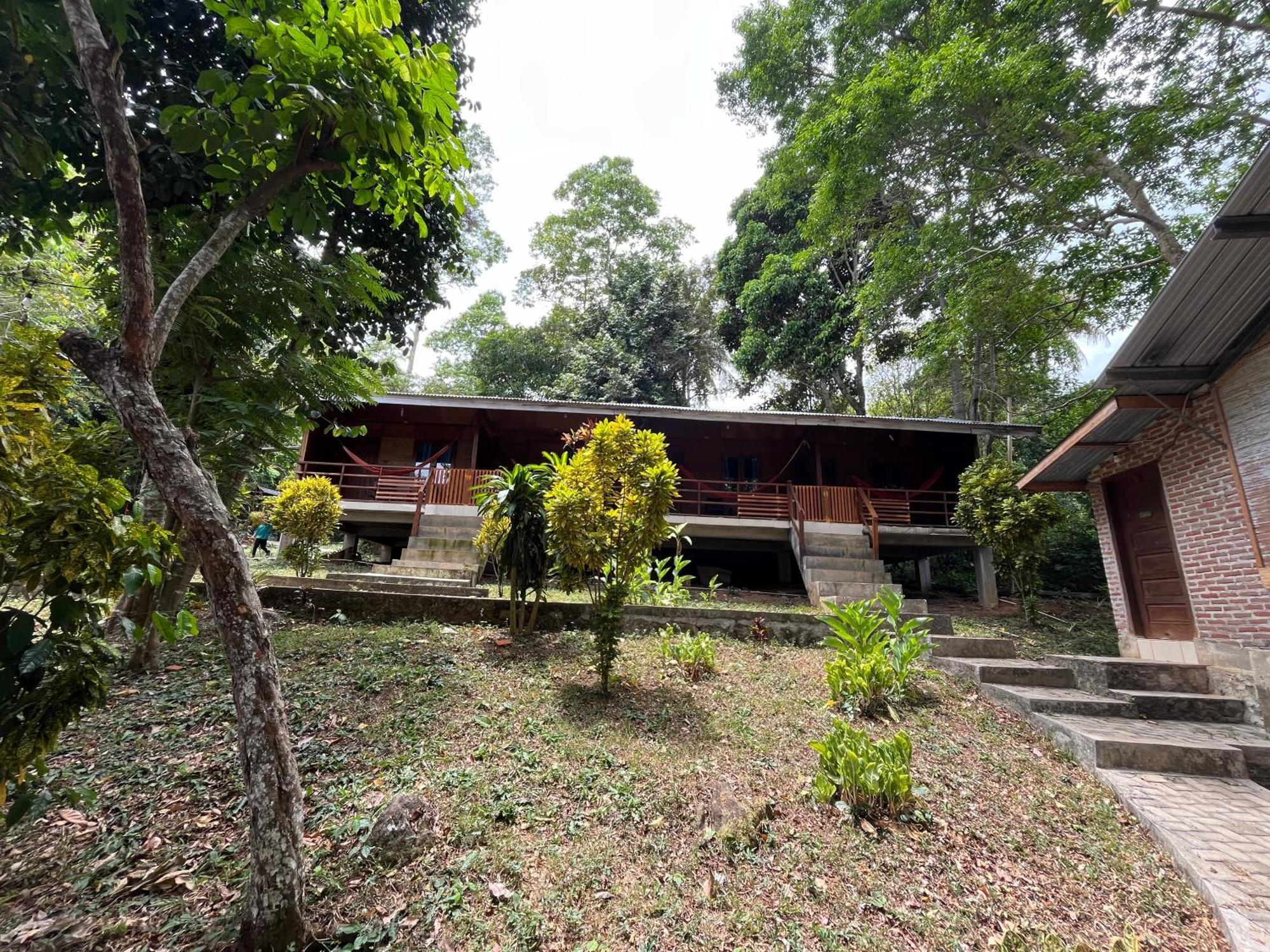 Olala Bungalows And Restaurant Sabang  Exterior photo